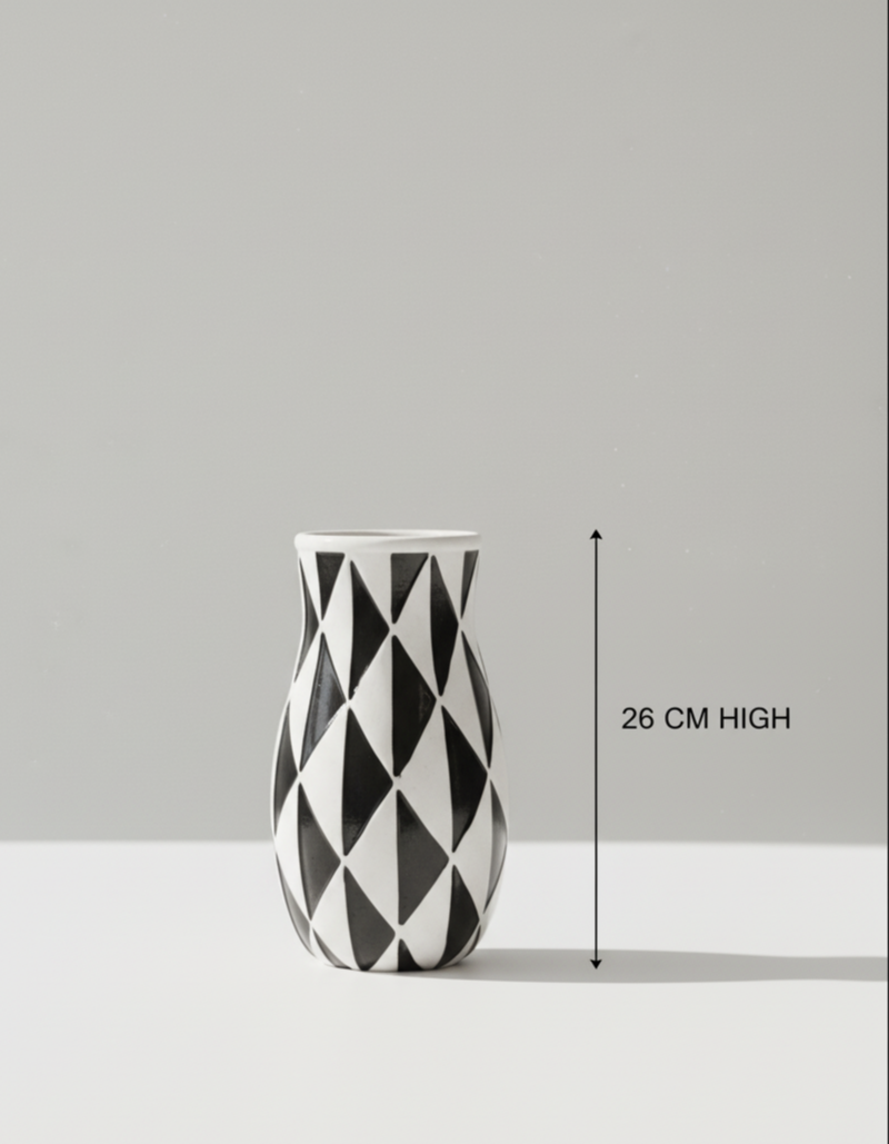 Jarrón de Cerámica con Diseño de Rombos