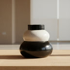 Florero Diseño Redondo Blanco con Negro — 17 cm